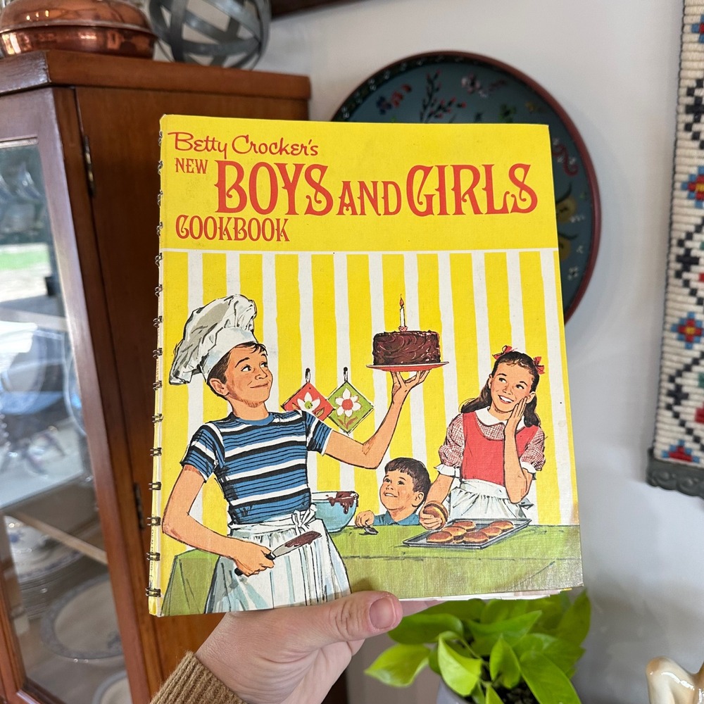 Vintage 1972 Betty Crocker New Boys and Girls Cookbook Spiral Bound Golden Press
